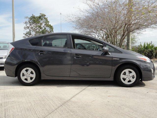 Toyota Prius 2011 photo 1