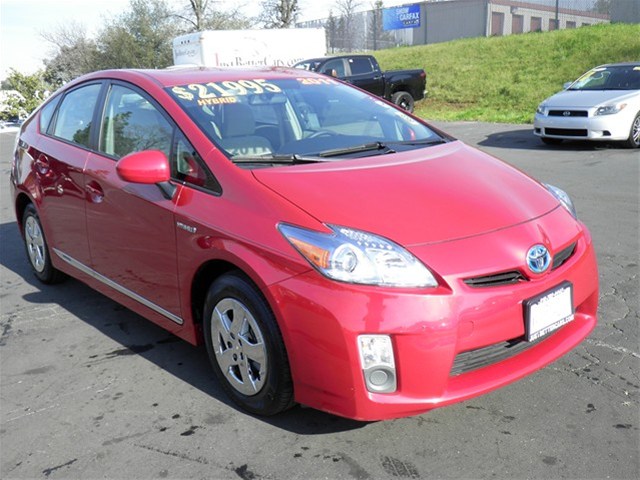 Toyota Prius 2011 photo 2