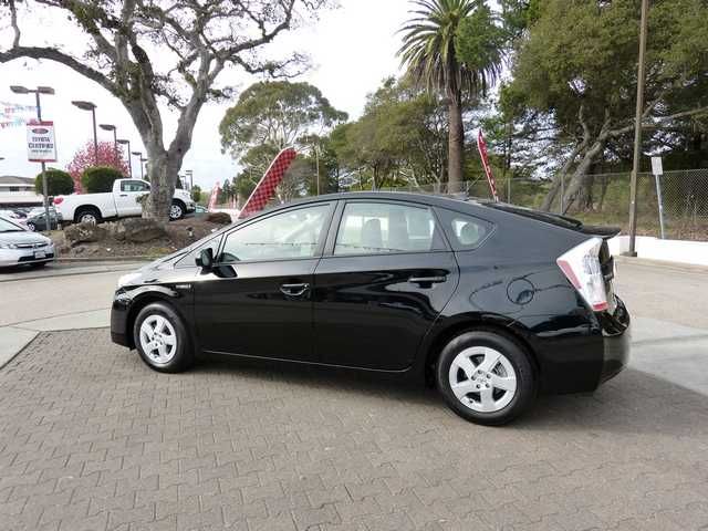 Toyota Prius 2011 photo 2