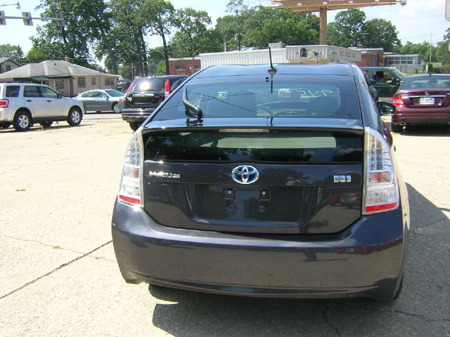 Toyota Prius 2011 photo 2