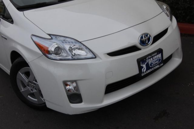 Toyota Prius 2011 photo 2