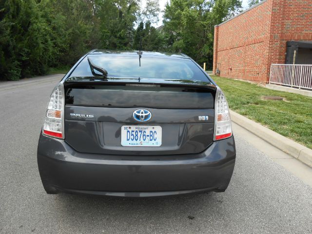 Toyota Prius 2011 photo 2