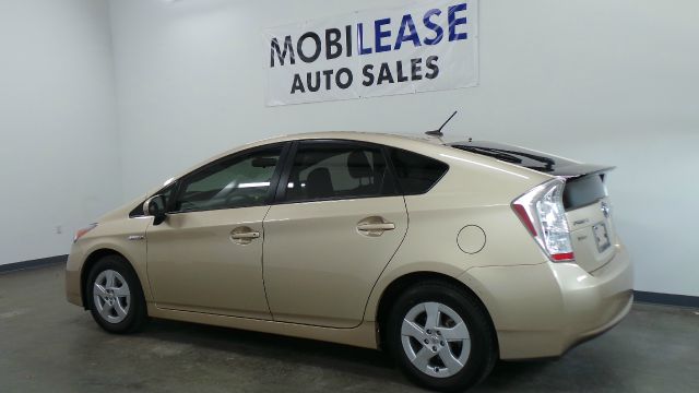 Toyota Prius 2011 photo 2