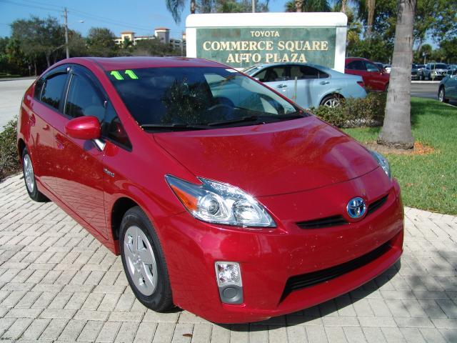 Toyota Prius 2011 photo 1