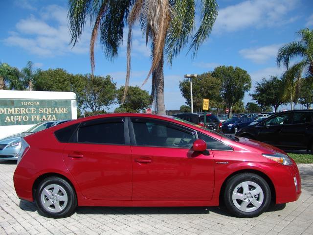 Toyota Prius 2011 photo 2