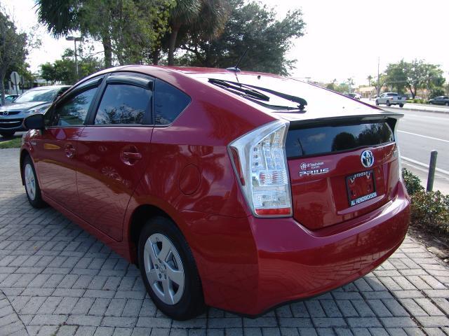 Toyota Prius 2011 photo 5