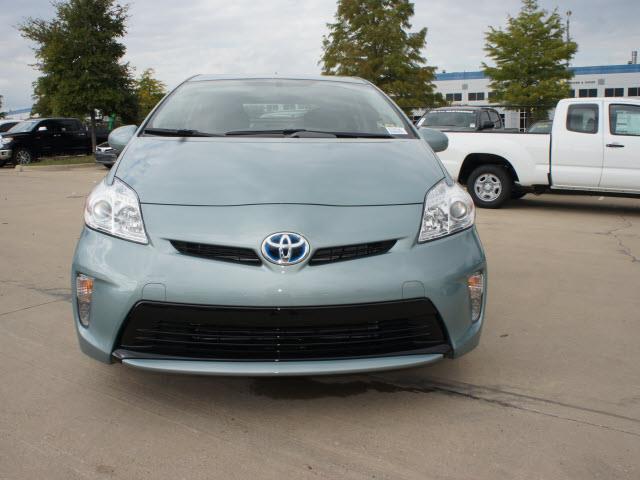 Toyota Prius 2013 photo 2