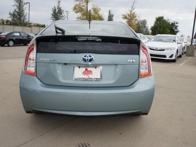 Toyota Prius 2013 photo 4