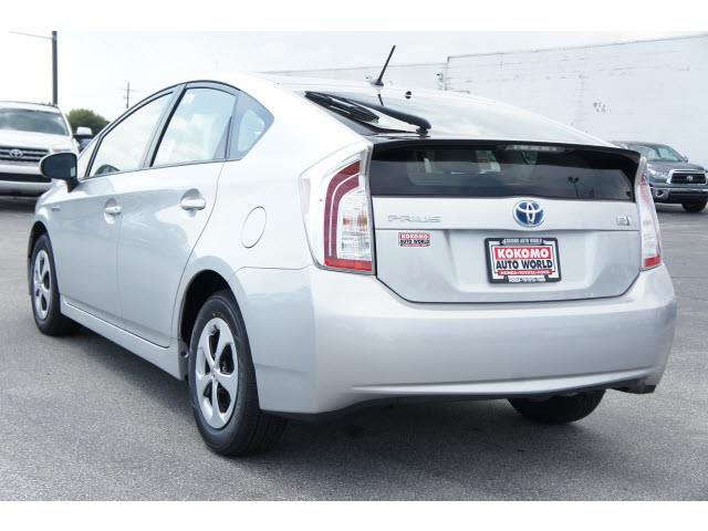 Toyota Prius 2013 photo 3