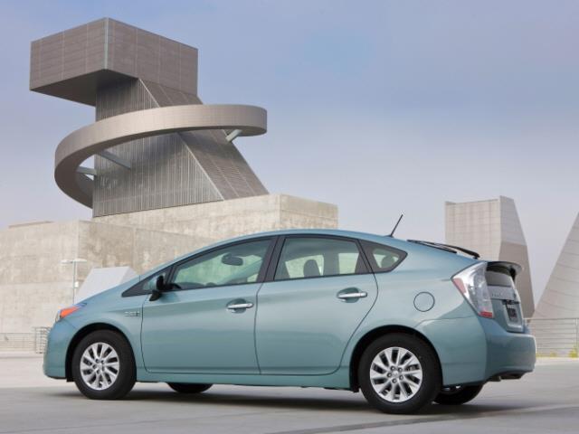 Toyota Prius Plug-in 2013 photo 6