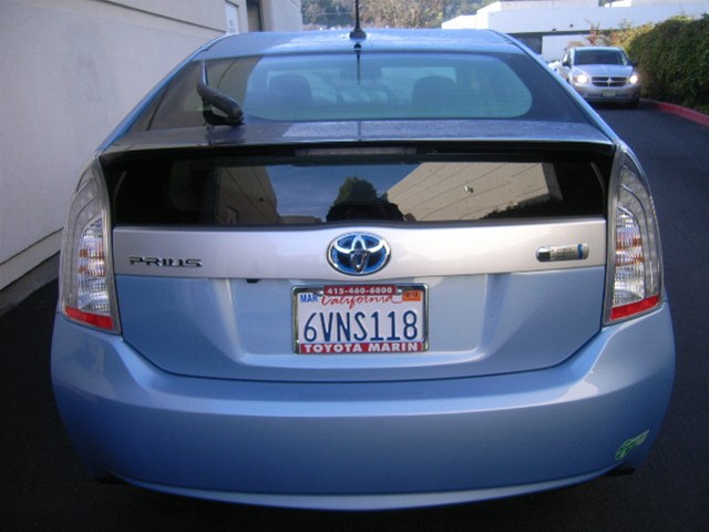 Toyota Prius Plug-in 2012 photo 2