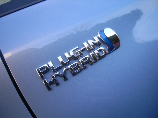 Toyota Prius Plug-in 2012 photo 3