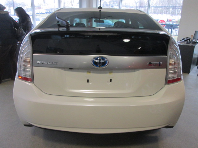 Toyota Prius Plug-in 2012 photo 2