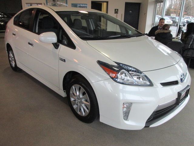 Toyota Prius Plug-in 2012 photo 3