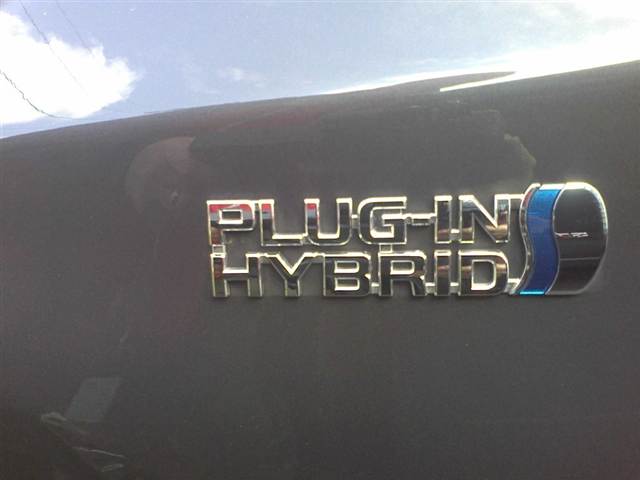 Toyota Prius Plug-in 2012 photo 2