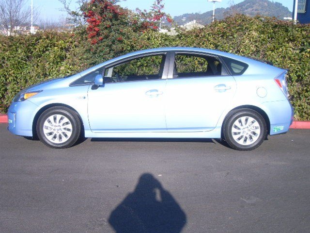 Toyota Prius Plug-in 2012 photo 1