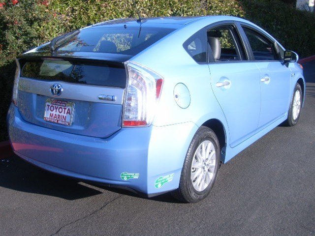 Toyota Prius Plug-in 2012 photo 4