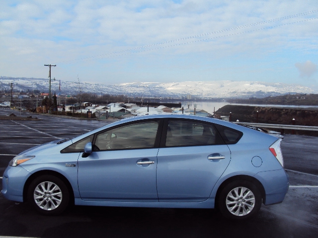 Toyota Prius Plug-in 2012 photo 1