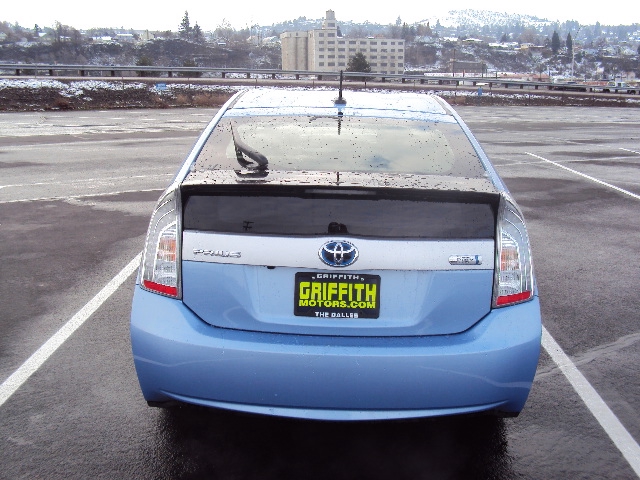 Toyota Prius Plug-in 2012 photo 3