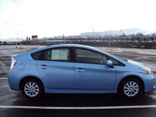 Toyota Prius Plug-in 2012 photo 5