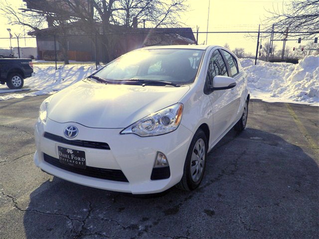 Toyota Prius c 2012 photo 1