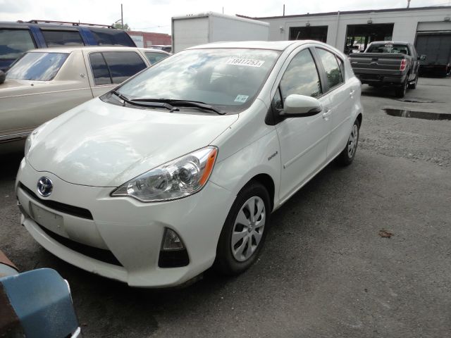 Toyota Prius c 2012 photo 3