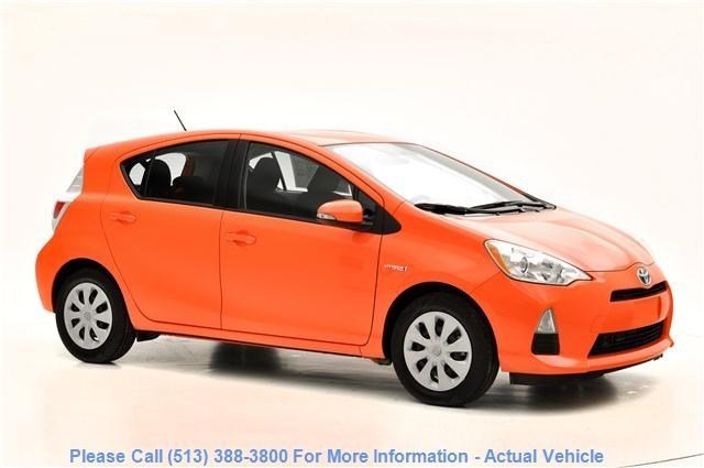 Toyota Prius c 2012 photo 2