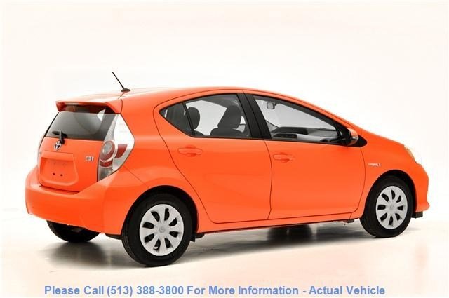 Toyota Prius c 2012 photo 3