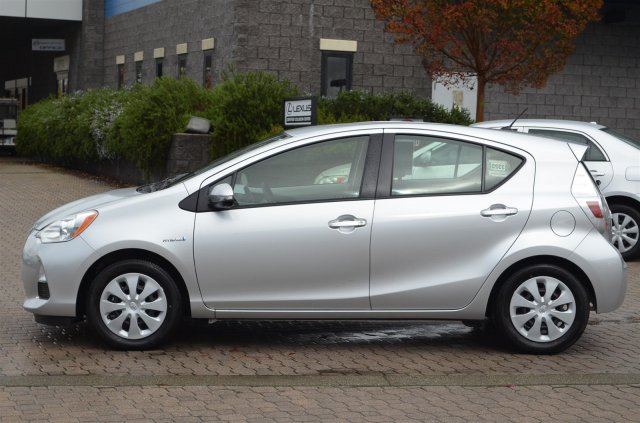 Toyota Prius c 2012 photo 3