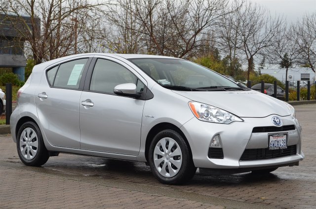 Toyota Prius c 2012 photo 4