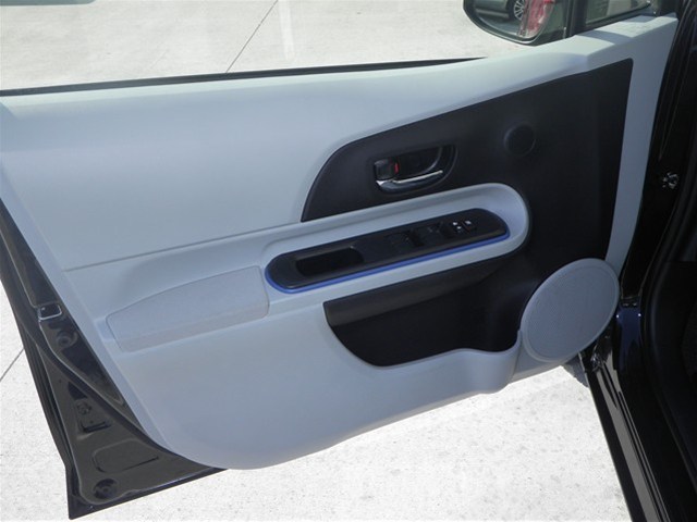 Toyota Prius c 2012 photo 1