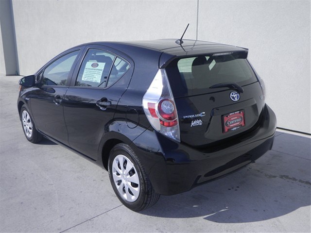 Toyota Prius c 2012 photo 4