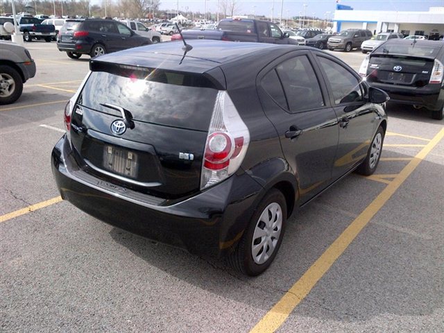 Toyota Prius c 2012 photo 5