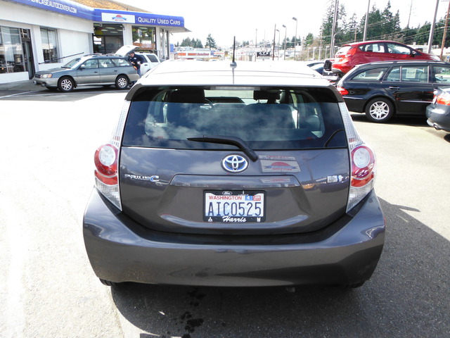 Toyota Prius c 2012 photo 1