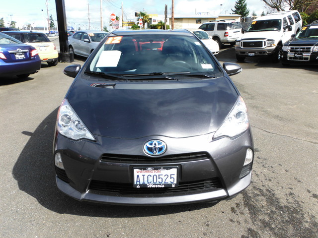 Toyota Prius c 2012 photo 4