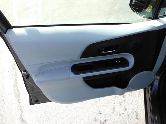 Toyota Prius c 2012 photo 5