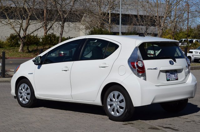 Toyota Prius c 2012 photo 3