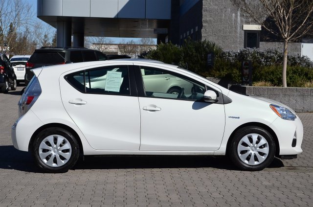 Toyota Prius c 2012 photo 5