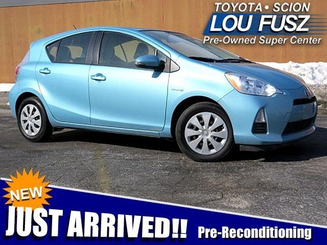 Toyota Prius c 2012 photo 3