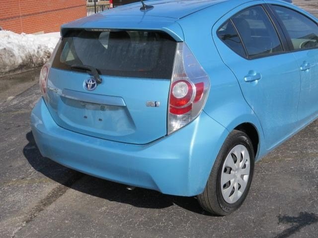 Toyota Prius c 2012 photo 5