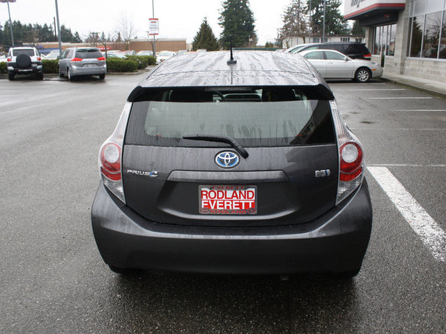 Toyota Prius c 2012 photo 5