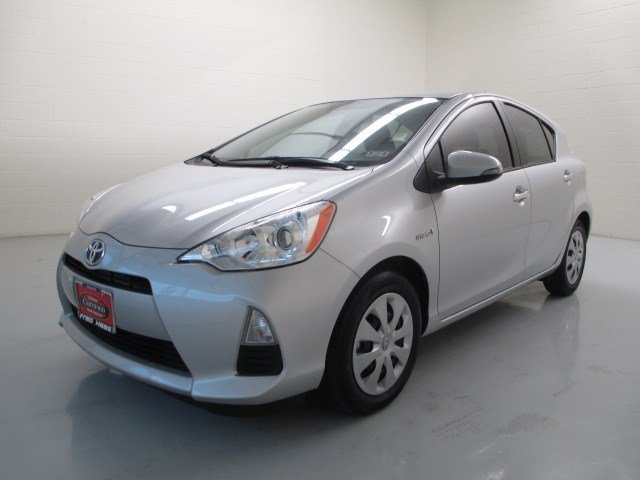 Toyota Prius c 2012 photo 3