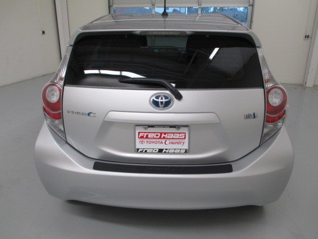 Toyota Prius c 2012 photo 4