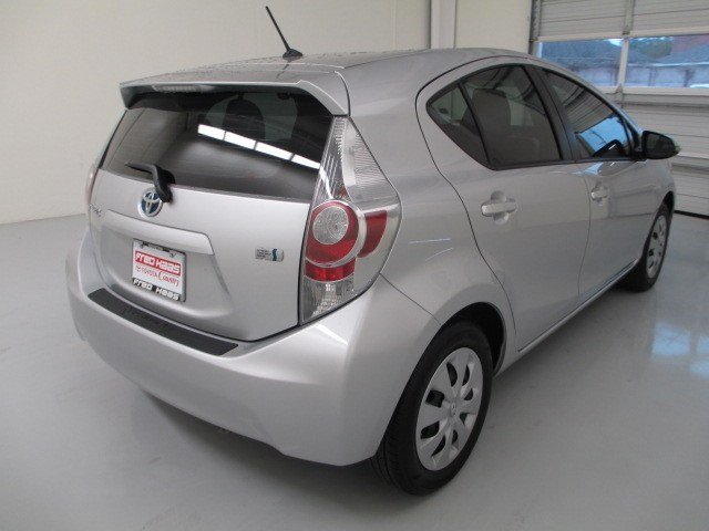 Toyota Prius c 2012 photo 5