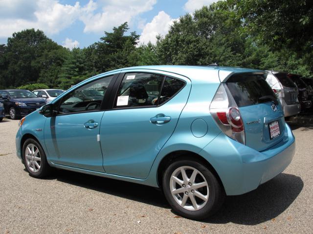 Toyota Prius c 2013 photo 1