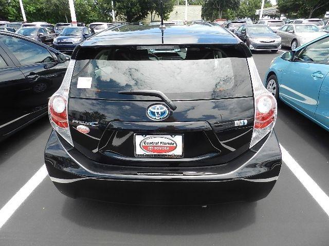 Toyota Prius c 2013 photo 1