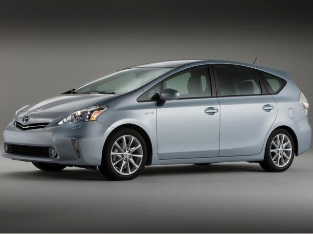 Toyota Prius v 2013 photo 3