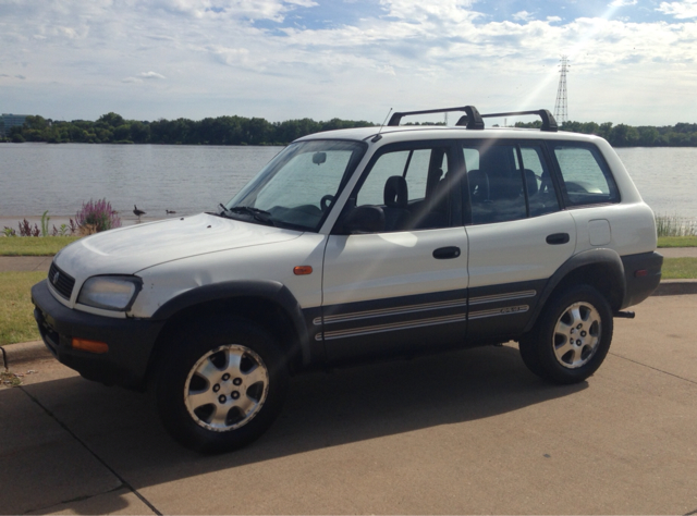 Toyota RAV4 1996 photo 3