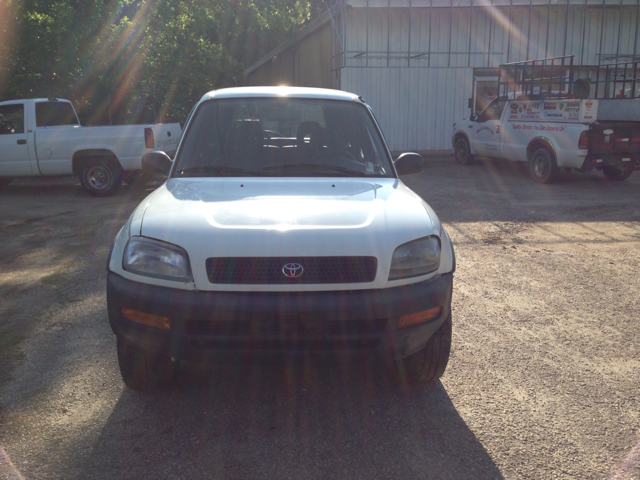 Toyota RAV4 1996 photo 3