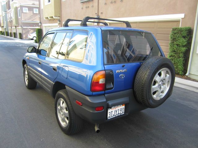 Toyota RAV4 1997 photo 4